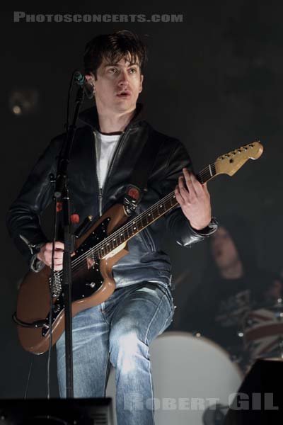 ARCTIC MONKEYS - 2011-08-27 - SAINT CLOUD - Domaine National - Grande Scene - 